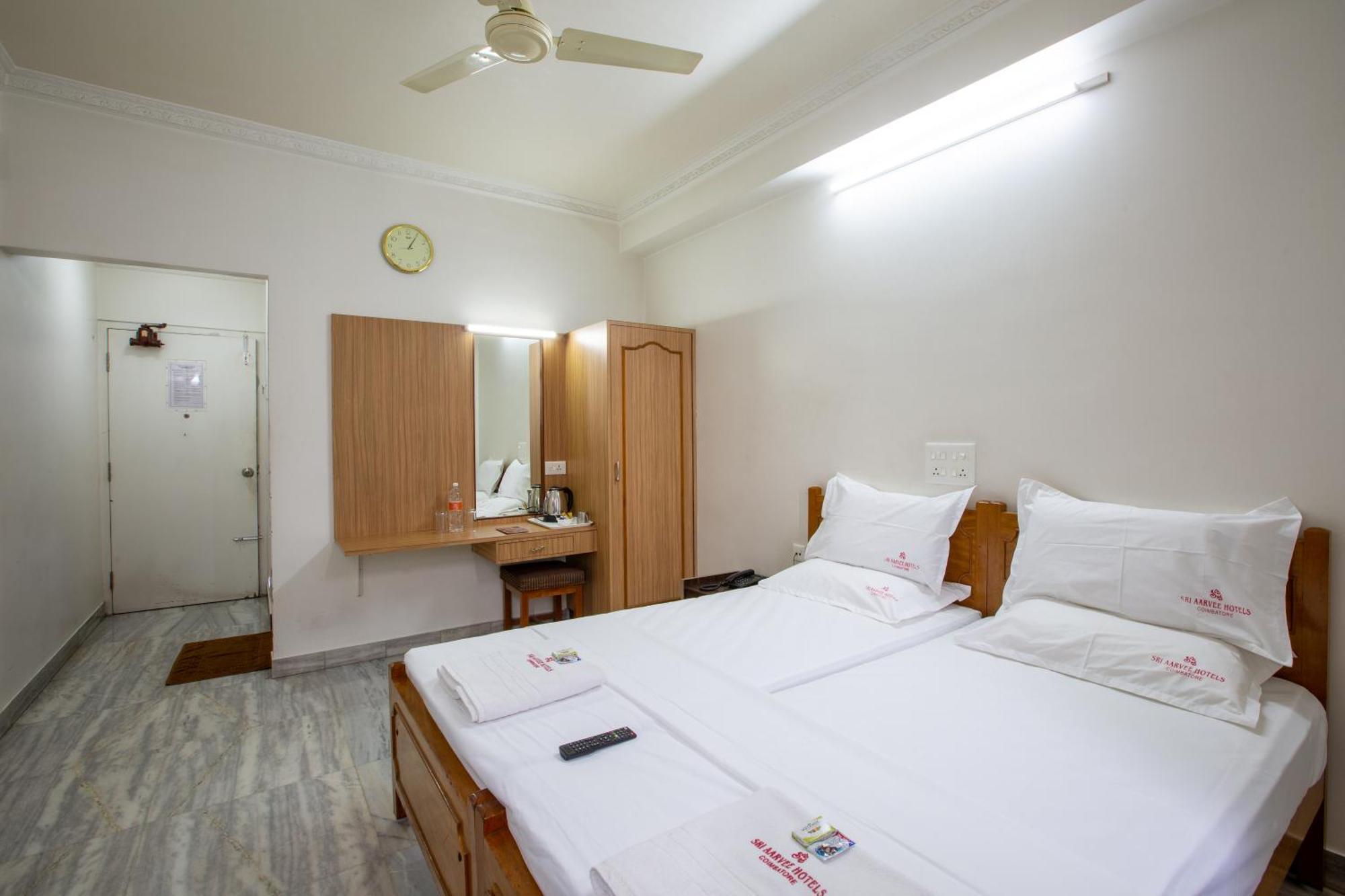 Sri Aarvee Hotels Coimbatore Esterno foto