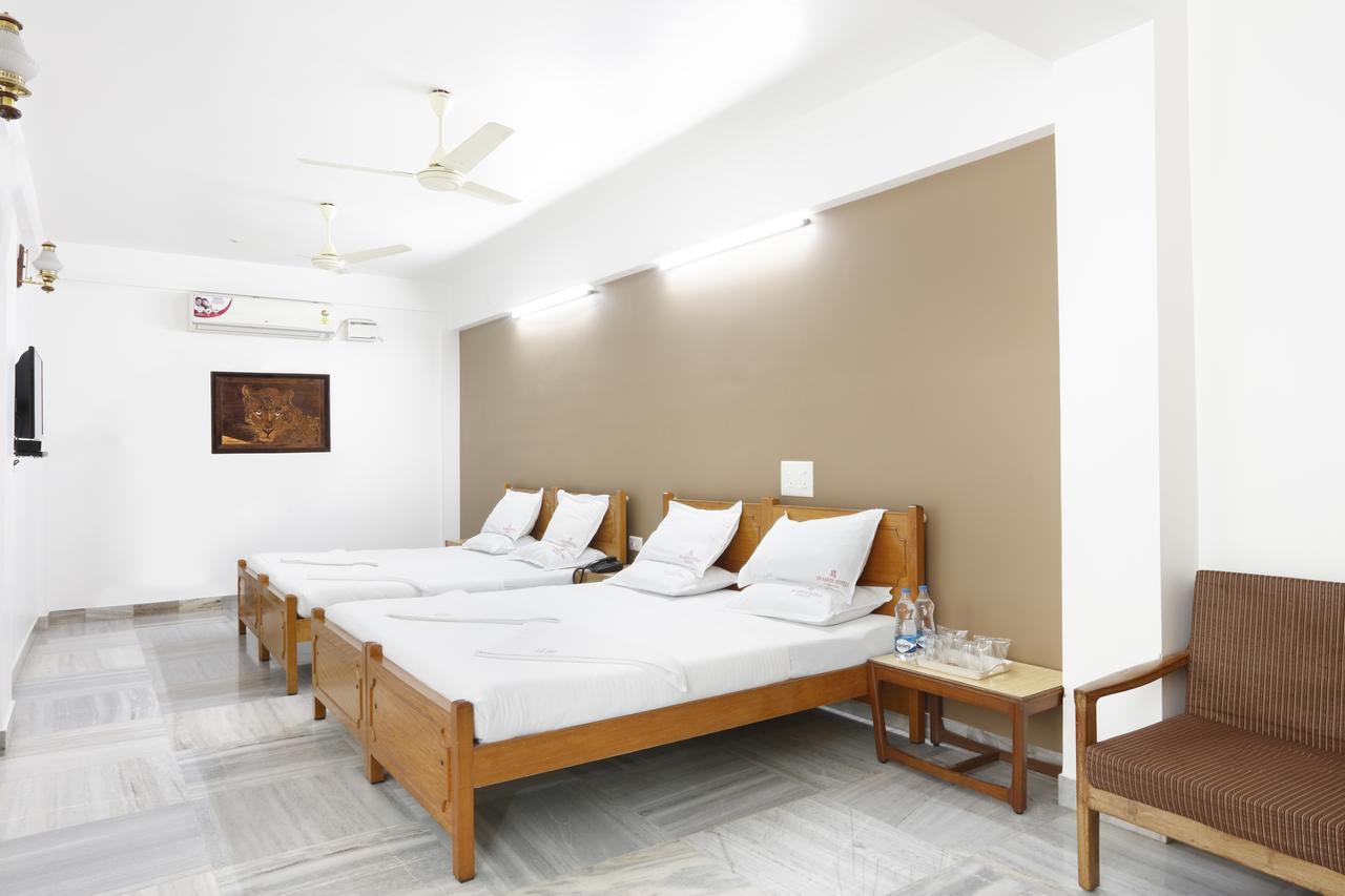 Sri Aarvee Hotels Coimbatore Esterno foto