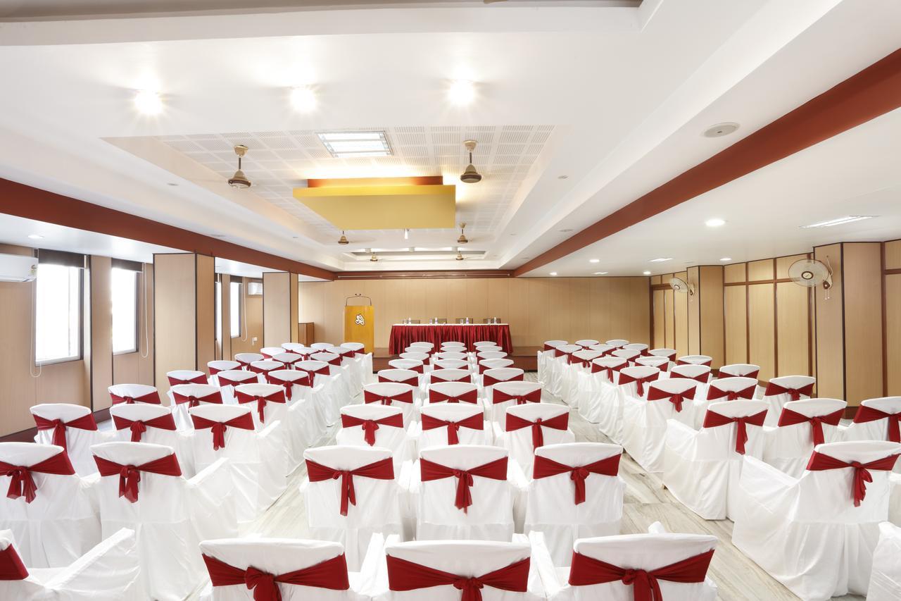 Sri Aarvee Hotels Coimbatore Esterno foto