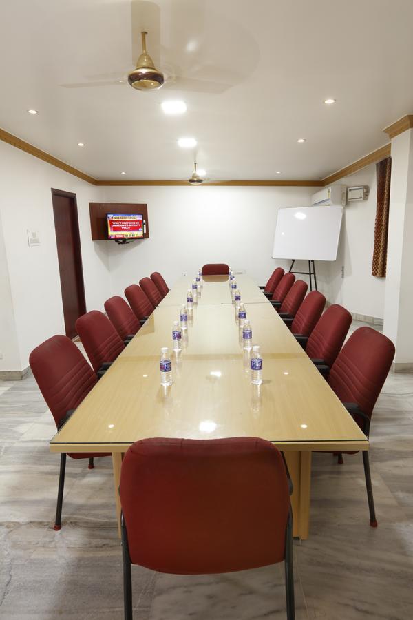 Sri Aarvee Hotels Coimbatore Esterno foto