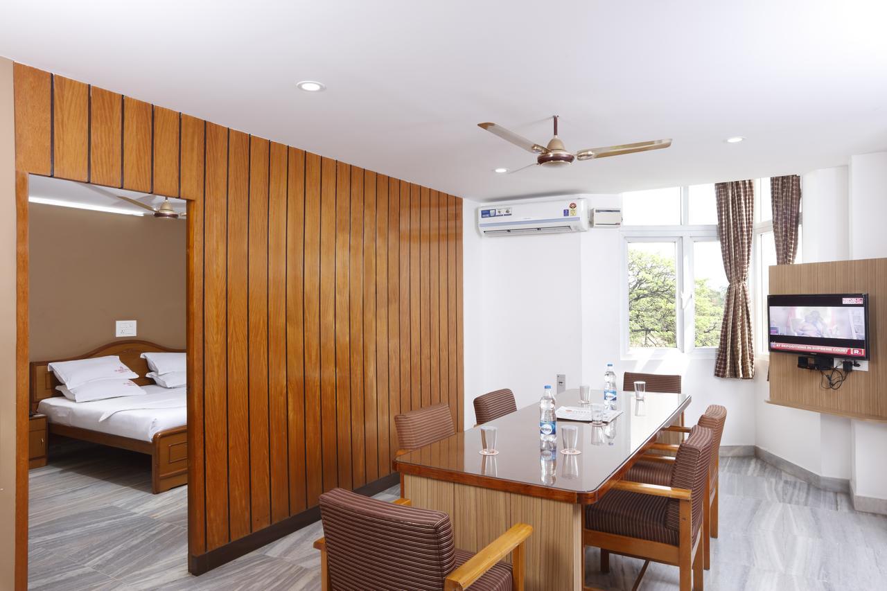 Sri Aarvee Hotels Coimbatore Esterno foto