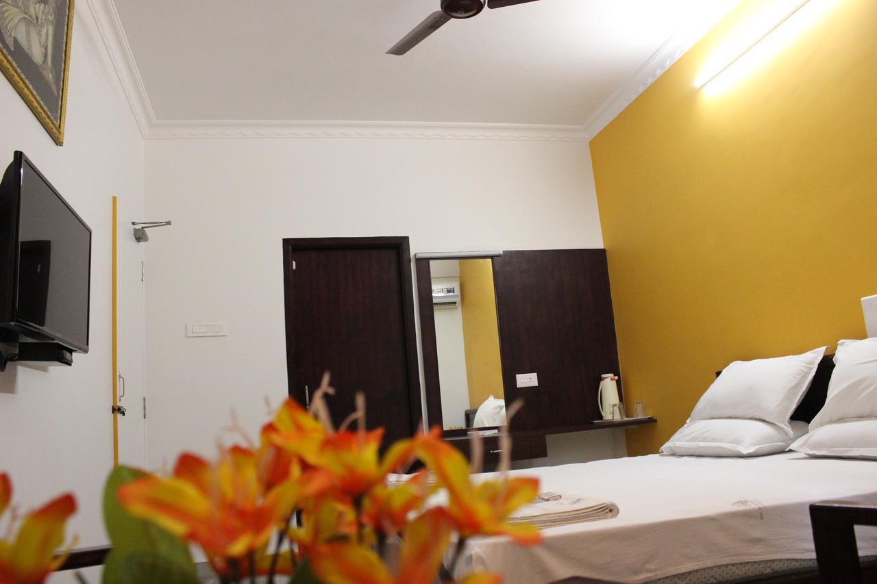Sri Aarvee Hotels Coimbatore Esterno foto